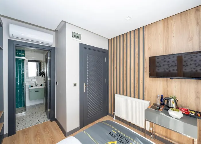 Heaven Airport Hotel 3*